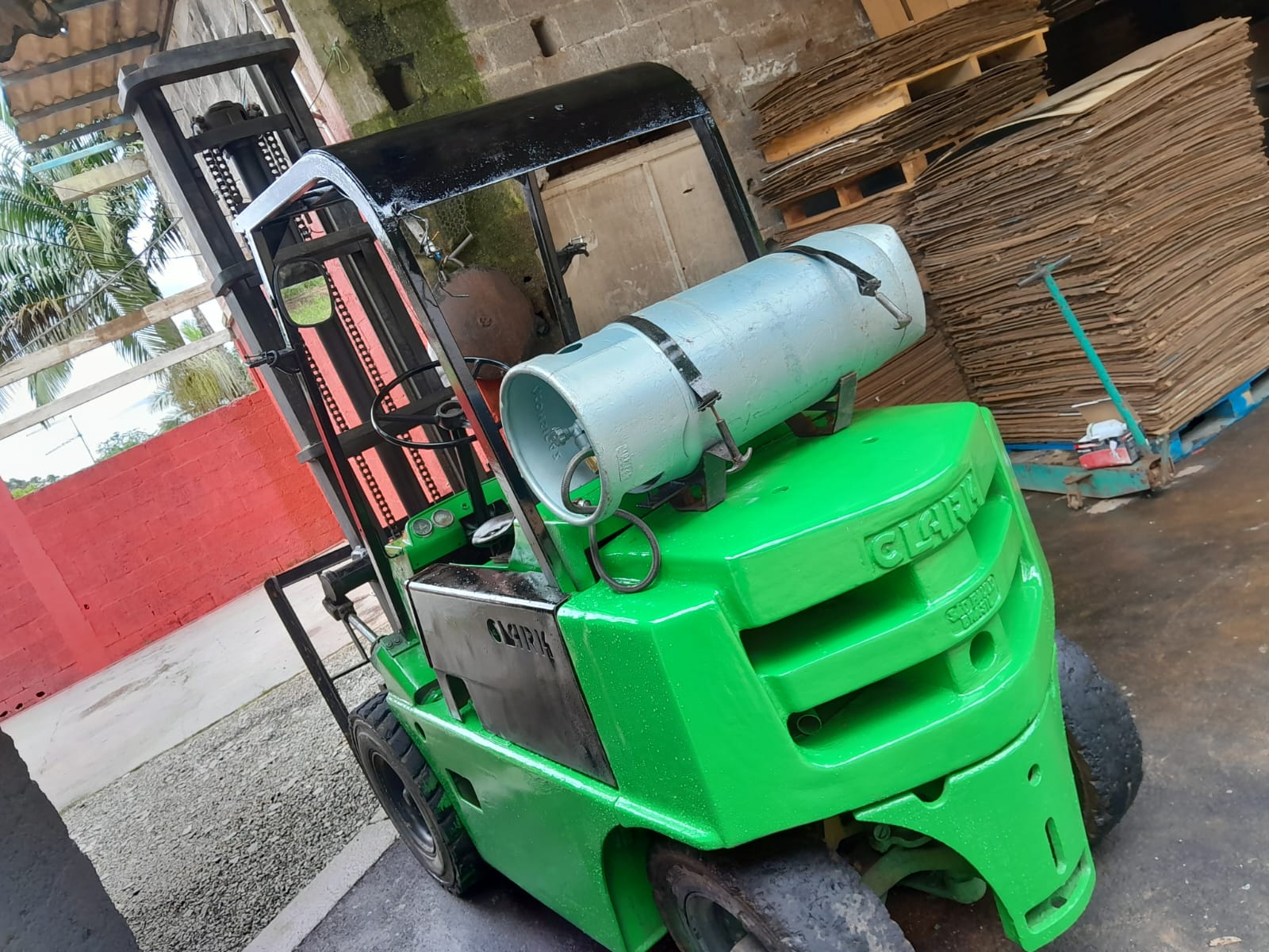 Clark C25 - Reformada - 2.500 kg